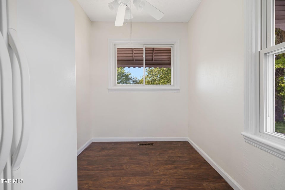 Photo #14: 153 Forest Avenue