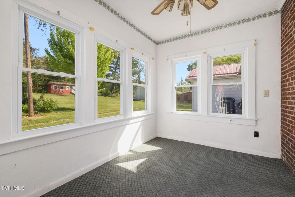 Photo #17: 153 Forest Avenue