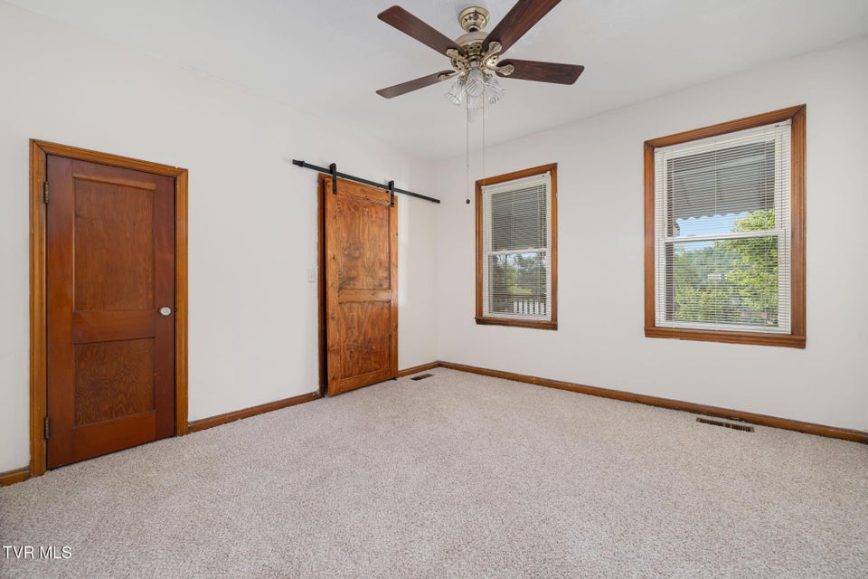 Photo #5: 153 Forest Avenue