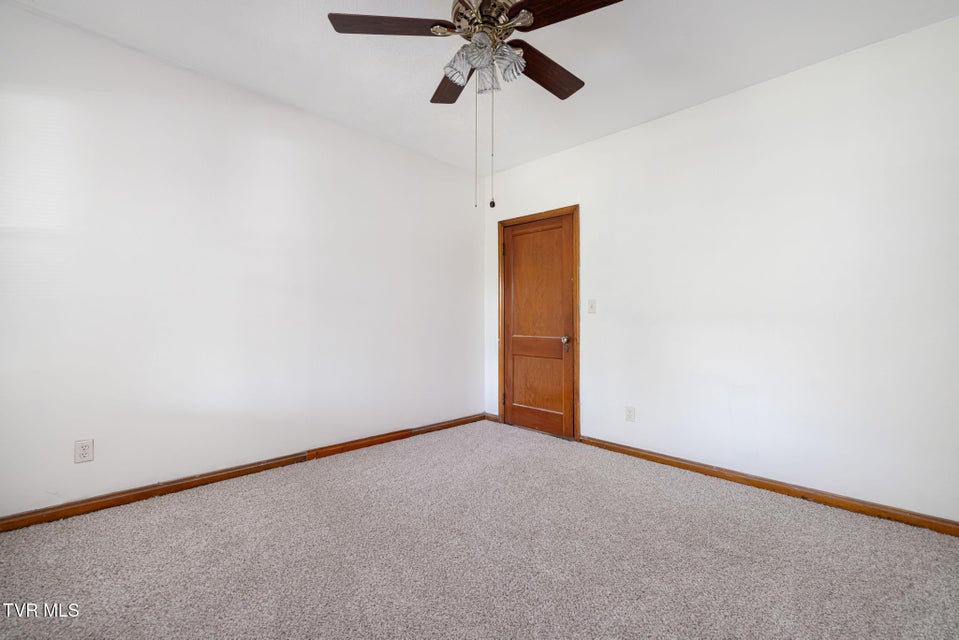 Photo #18: 153 Forest Avenue