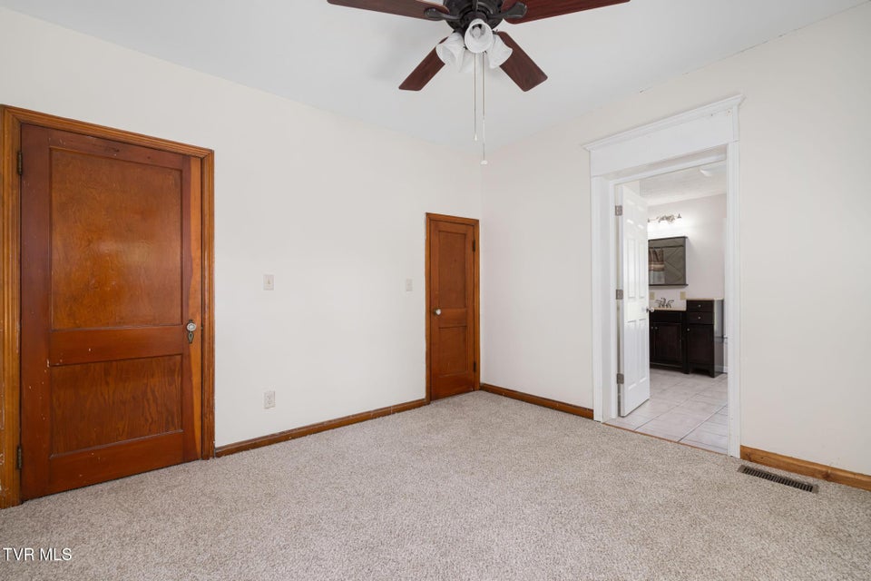 Photo #22: 153 Forest Avenue