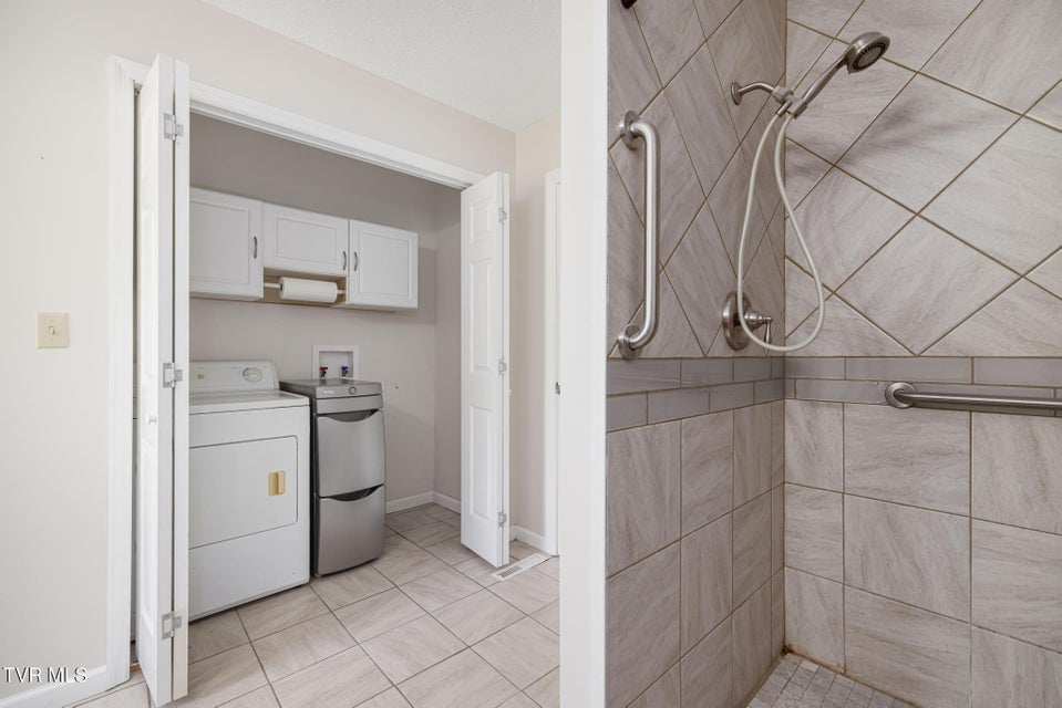 Photo #24: 153 Forest Avenue