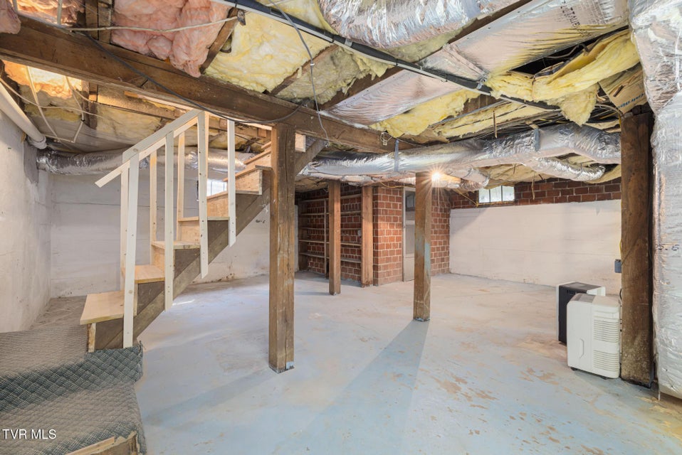 Photo #25: 153 Forest Avenue