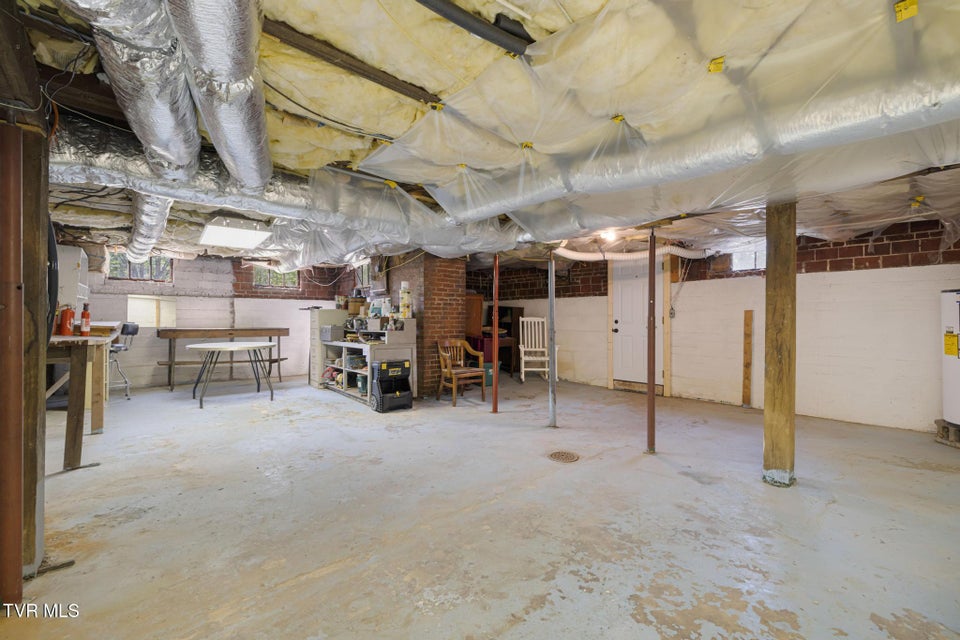 Photo #26: 153 Forest Avenue