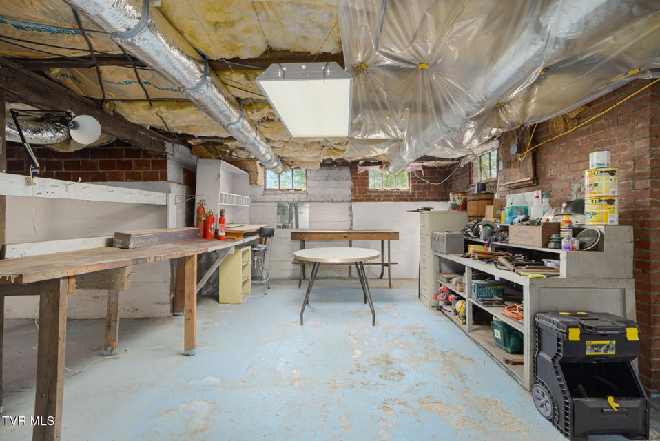 Photo #27: 153 Forest Avenue