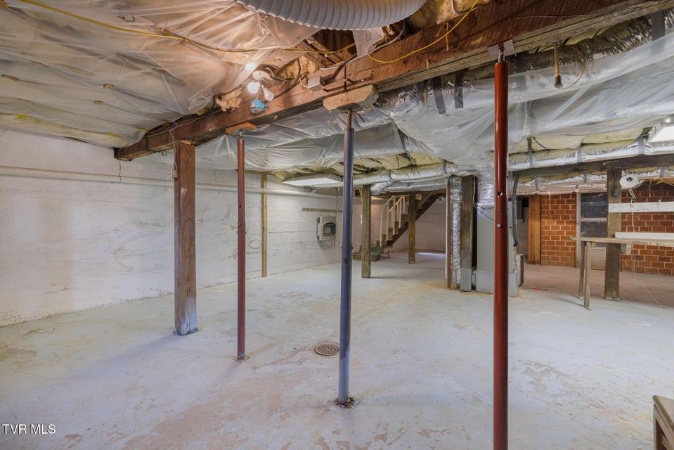 Photo #28: 153 Forest Avenue