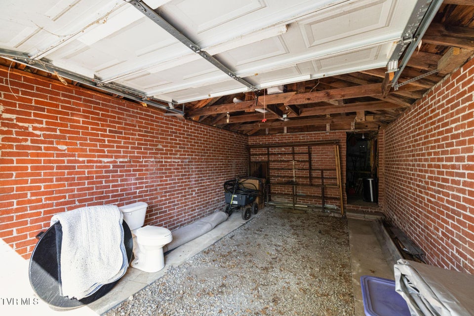 Photo #34: 153 Forest Avenue