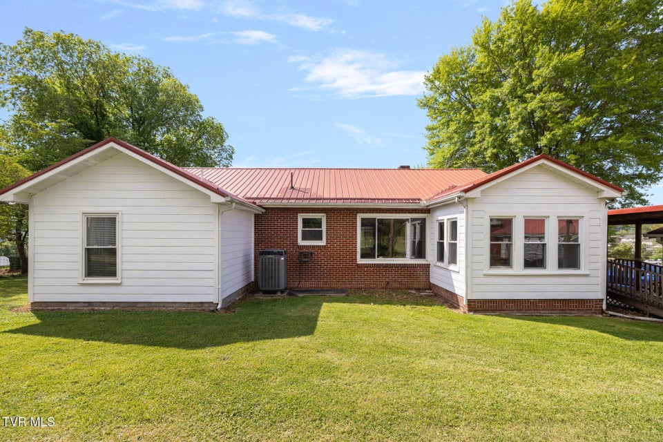 Photo #39: 153 Forest Avenue