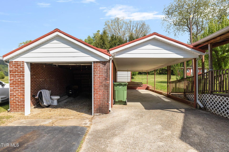 Photo #33: 153 Forest Avenue