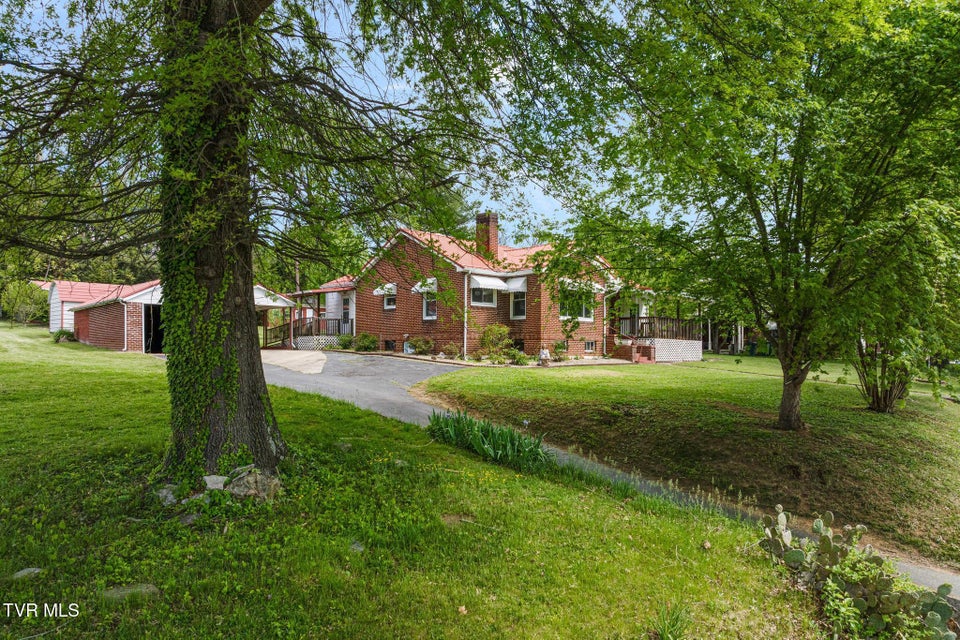 Photo #60: 153 Forest Avenue