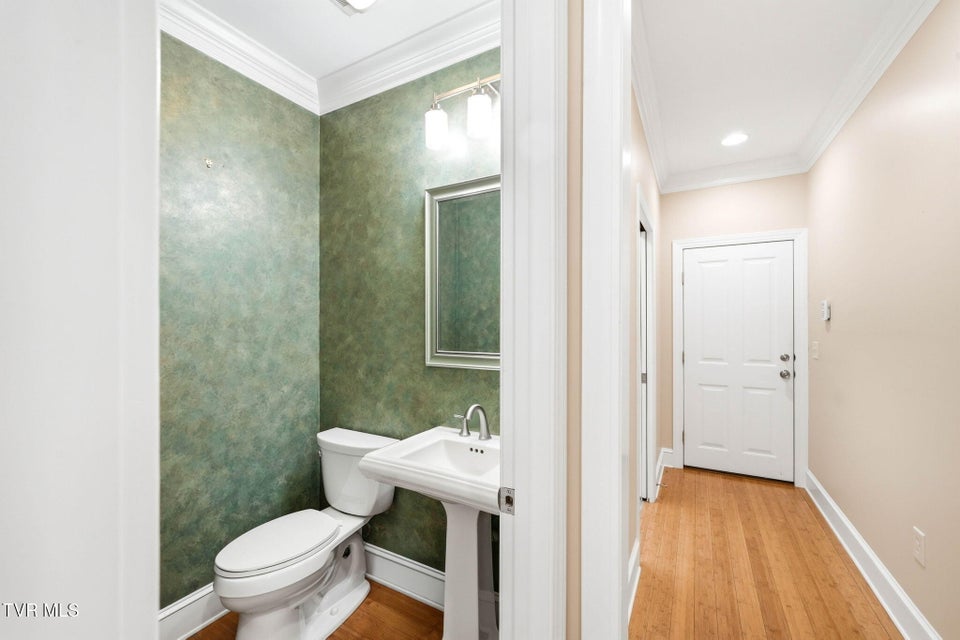 Photo #37: 15389 High Meadow Trail