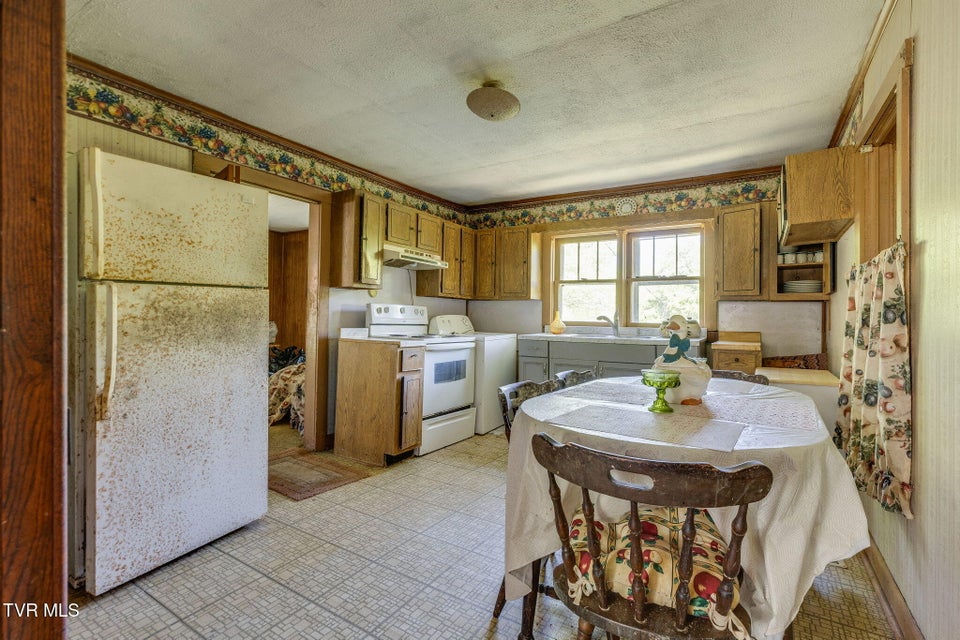 Photo #17: 1940 Allison Road