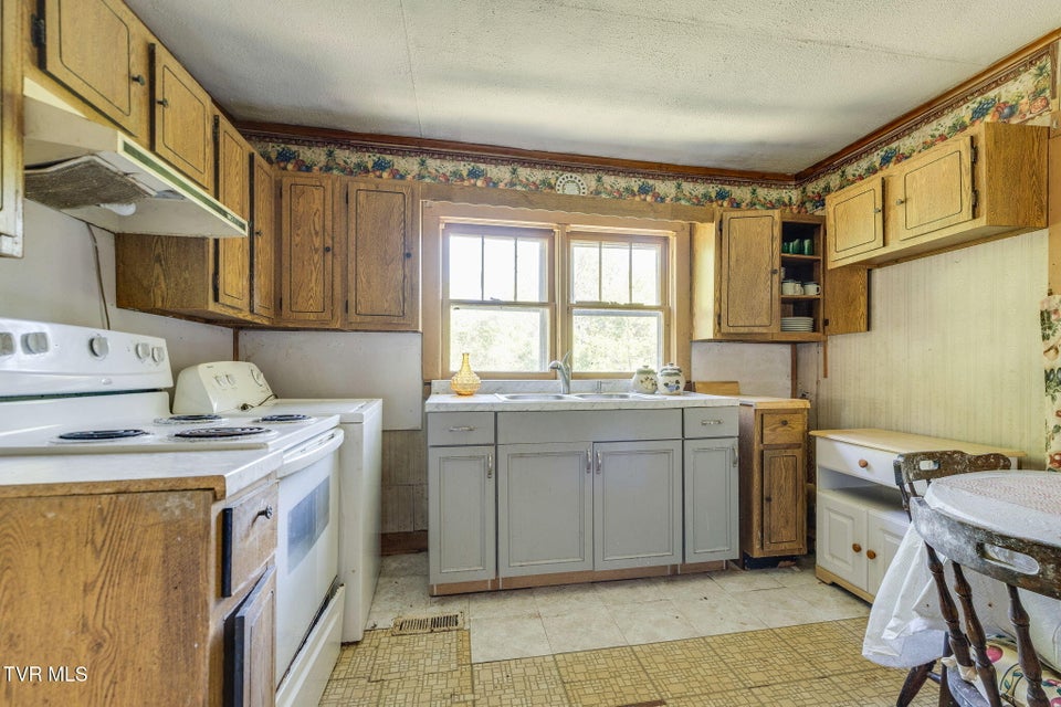 Photo #18: 1940 Allison Road