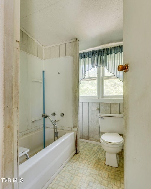 Photo #26: 1940 Allison Road