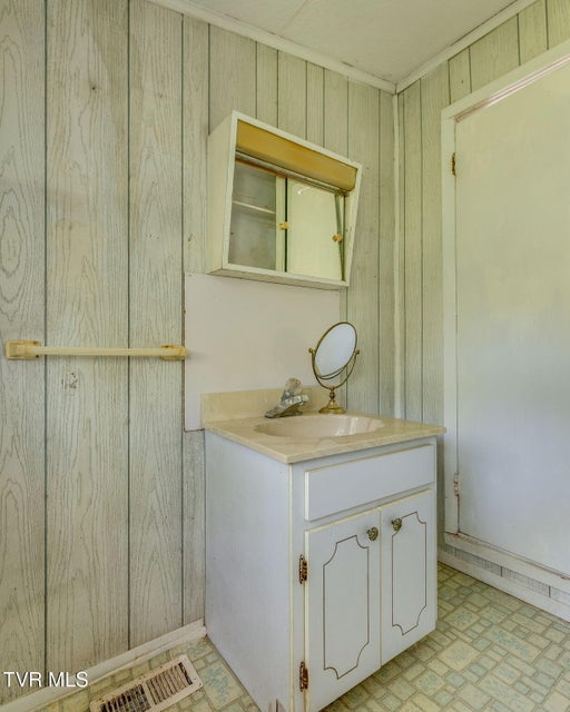 Photo #27: 1940 Allison Road