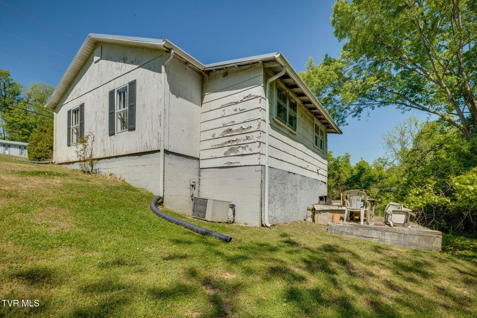 Photo #28: 1940 Allison Road