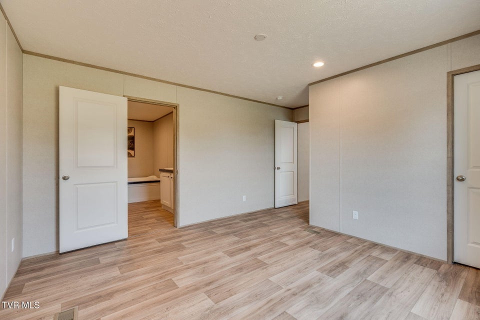 Photo #14: 30 Armstrong Road