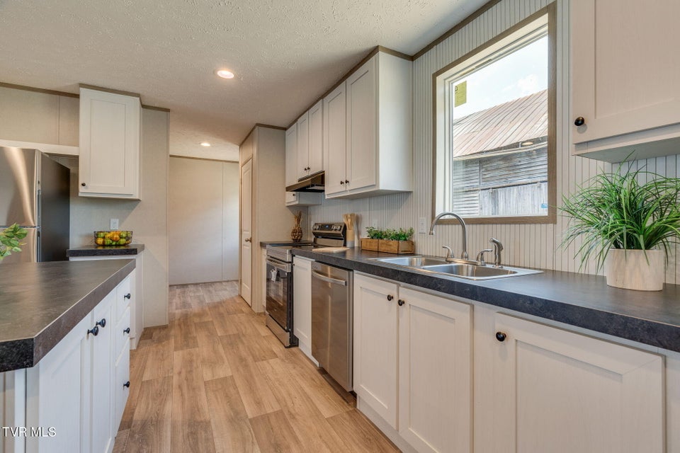 Photo #10: 30 Armstrong Road