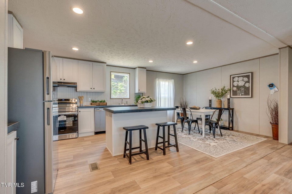 Photo #7: 30 Armstrong Road