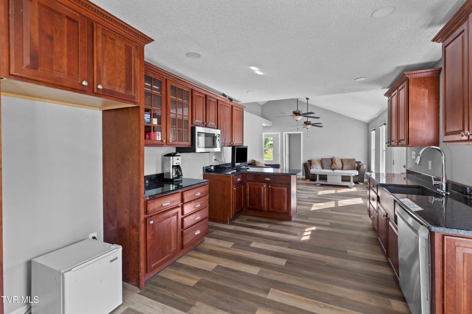 Photo #12: 665 Rocky Summit Road