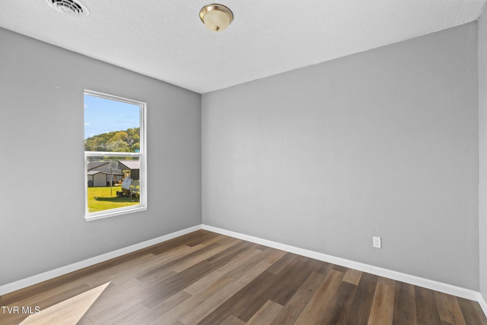 Photo #20: 665 Rocky Summit Road