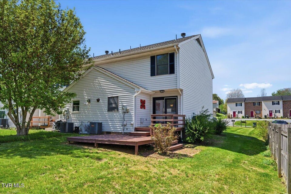 Photo #8: 934 Beverly Drive