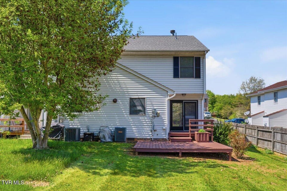 Photo #9: 934 Beverly Drive