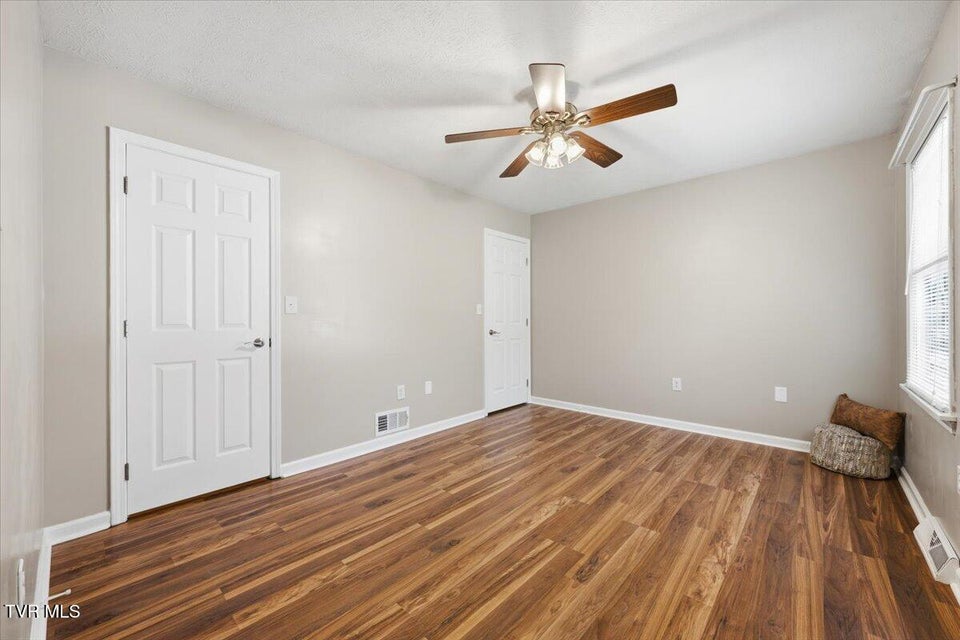 Photo #42: 934 Beverly Drive