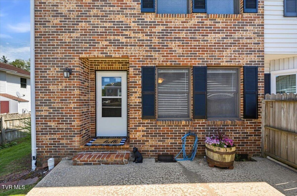 Photo #7: 934 Beverly Drive