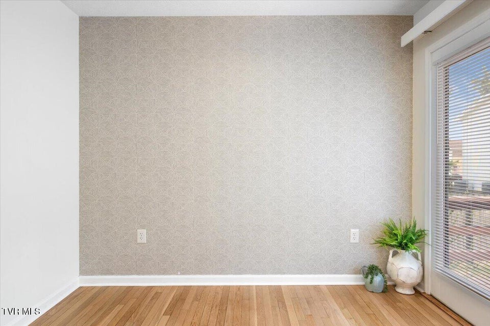 Photo #26: 934 Beverly Drive