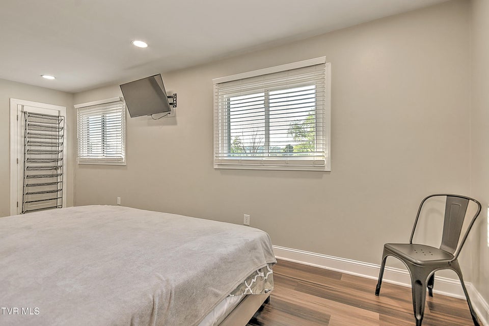 Photo #17: 2413 Catherine Street