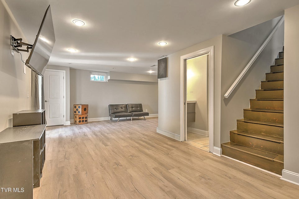 Photo #23: 2413 Catherine Street