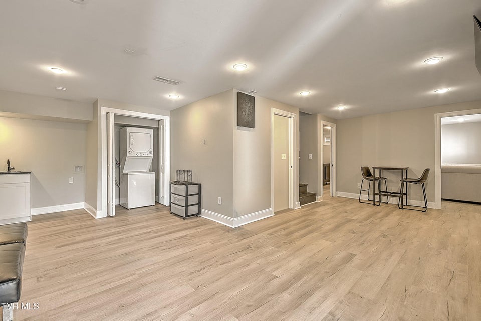 Photo #24: 2413 Catherine Street