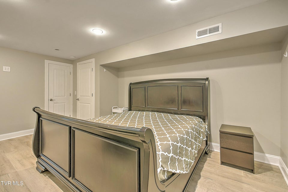 Photo #29: 2413 Catherine Street