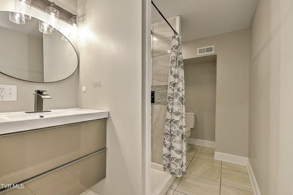 Photo #30: 2413 Catherine Street