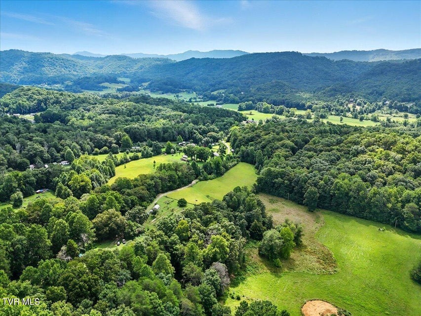 Photo #14: 106 Barker Road