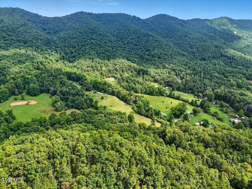 Photo #17: 106 Barker Road