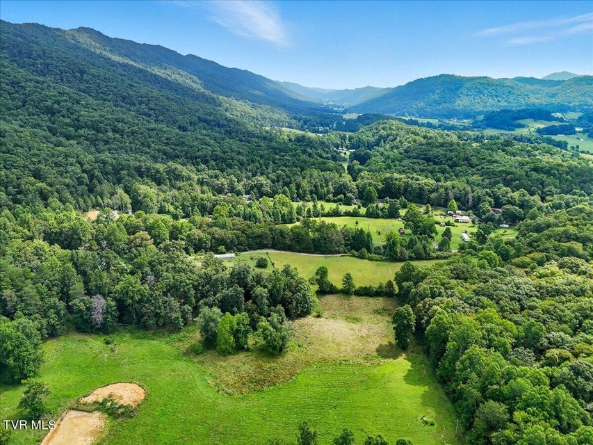 Photo #19: 106 Barker Road