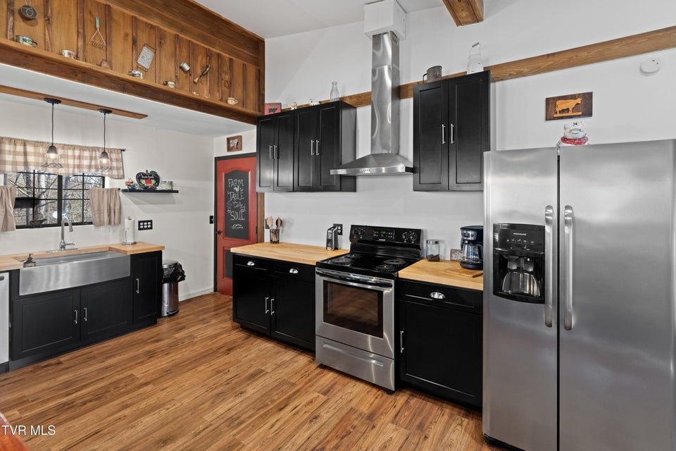 Photo #33: 106 Barker Road