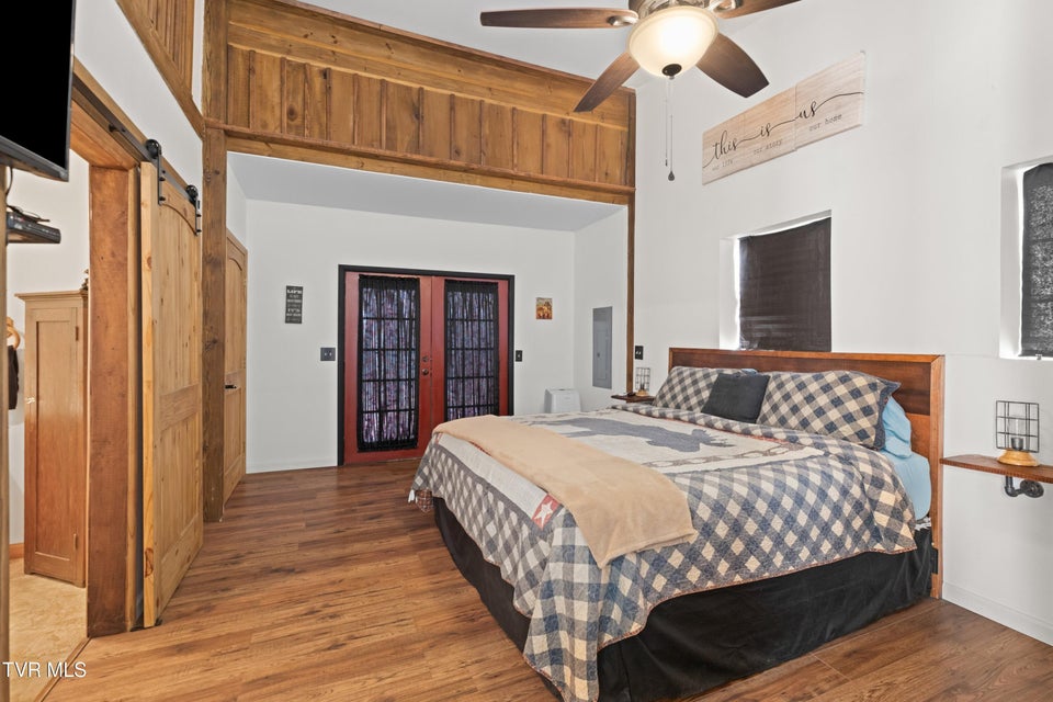 Photo #36: 106 Barker Road