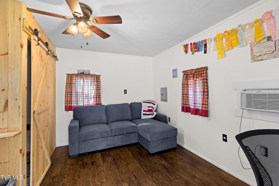 Photo #43: 106 Barker Road