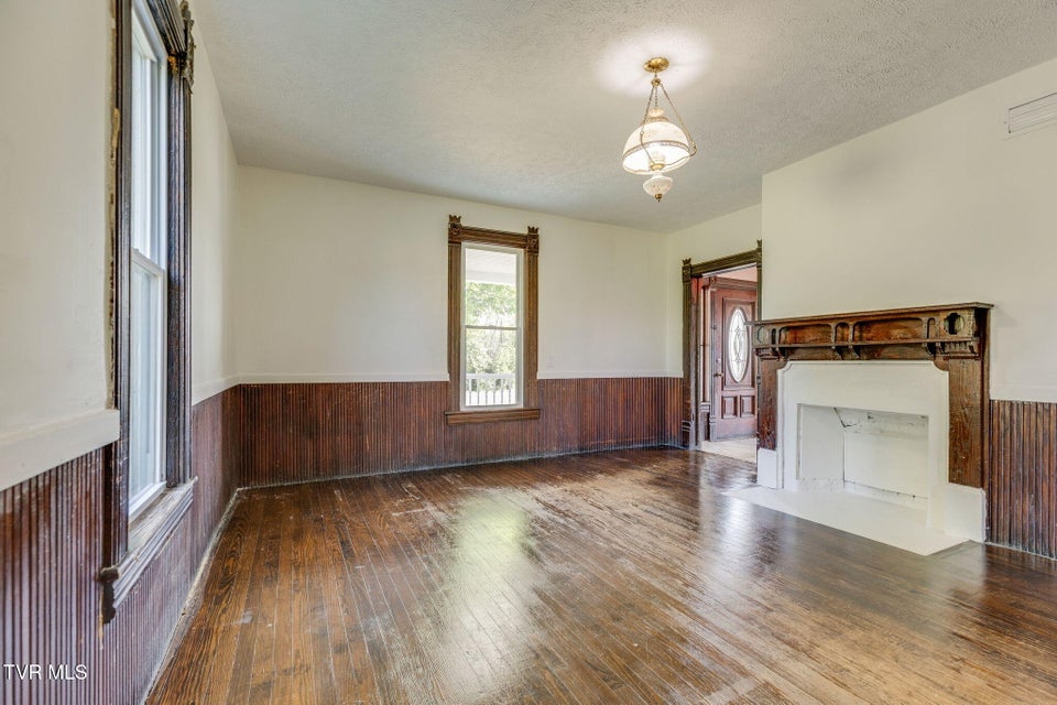 Photo #14: 1604 Broad Street