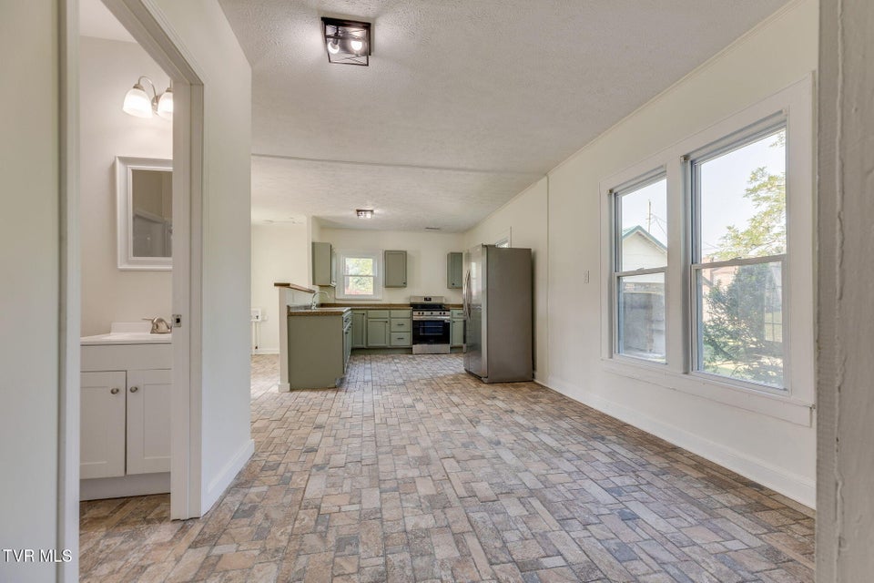 Photo #15: 1604 Broad Street