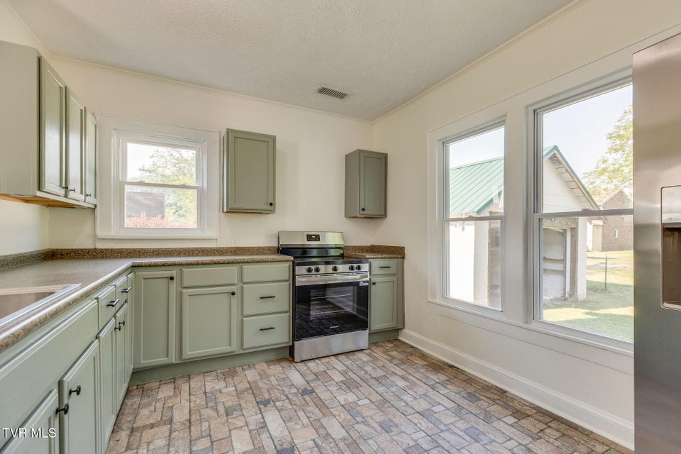 Photo #19: 1604 Broad Street