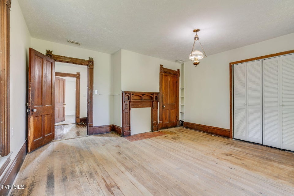 Photo #24: 1604 Broad Street