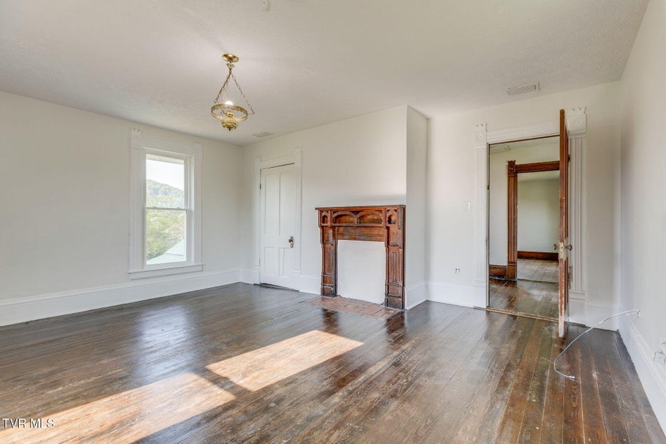 Photo #27: 1604 Broad Street