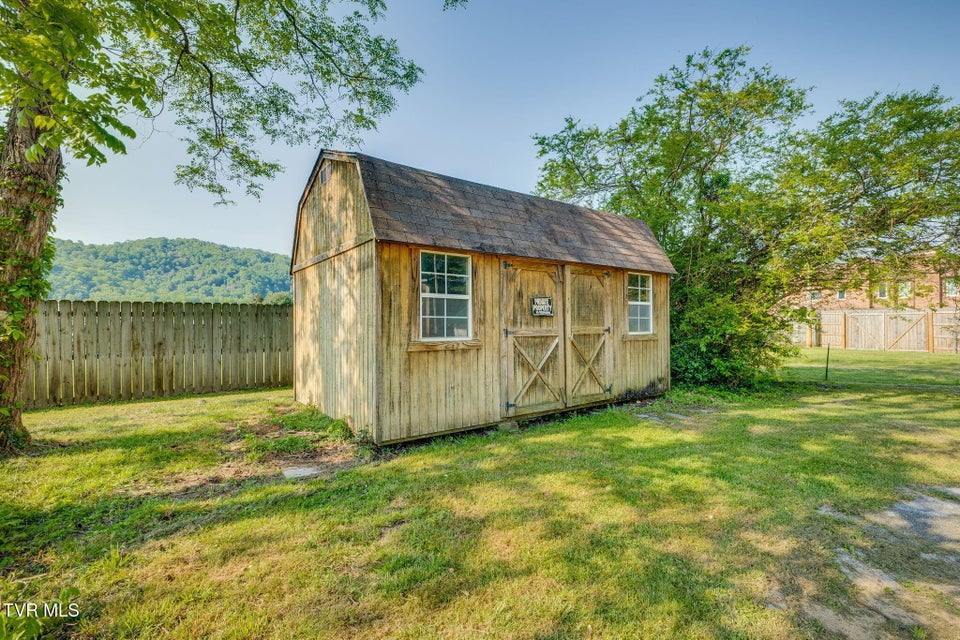 Photo #35: 1604 Broad Street