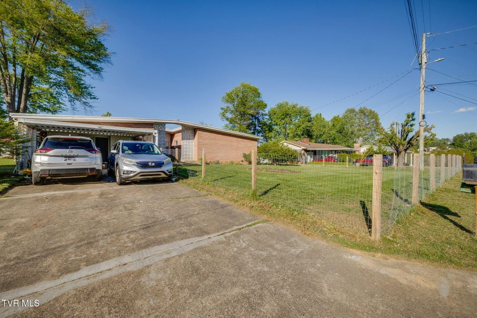 Photo #5: 107 Wayfair Drive