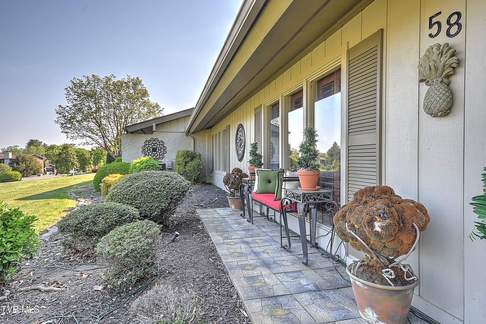 Photo #4: 58 Whitehall 