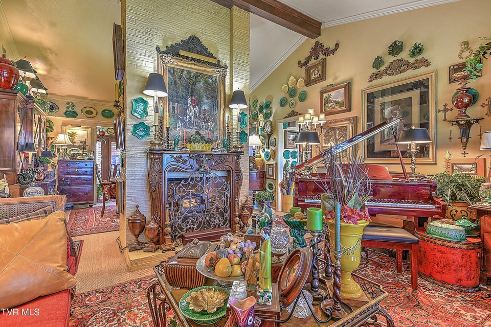 Photo #11: 58 Whitehall 